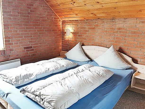 Five-Bedroom Holiday home in Ringkobing 1