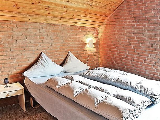 Five-Bedroom Holiday home in Ringkobing 1