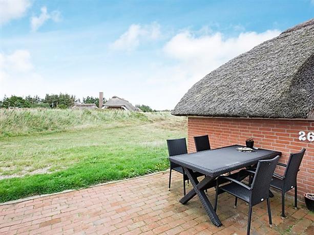 Five-Bedroom Holiday home in Ringkobing 1