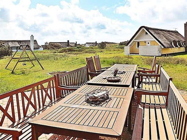 Five-Bedroom Holiday home in Ringkobing 1