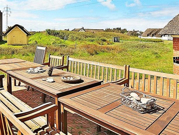 Five-Bedroom Holiday home in Ringkobing 1
