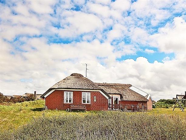 Five-Bedroom Holiday home in Ringkobing 1