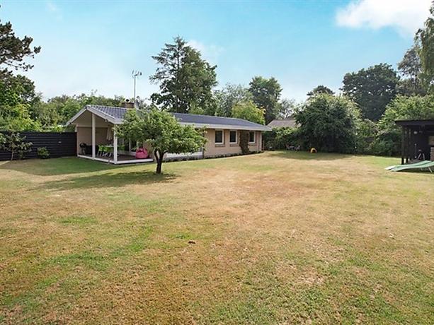 Modern Cottage with Fireplace in Eg