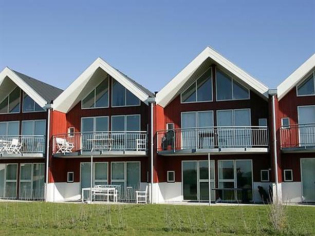 Three-Bedroom Holiday home in Lokken 14