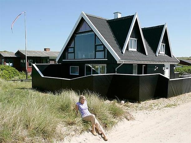 Three-Bedroom Holiday home in Blokhus 2