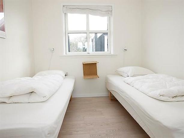 Four-Bedroom Holiday home in Hirtshals 3