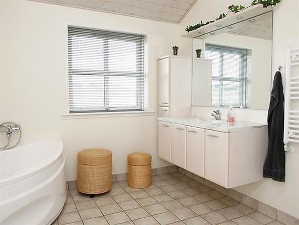 Four-Bedroom Holiday home in Hirtshals 3