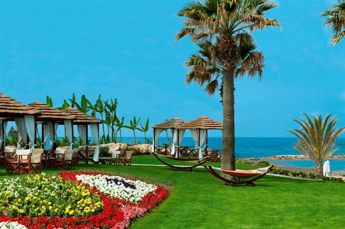 Constantinou Bros Pioneer Beach Hotel