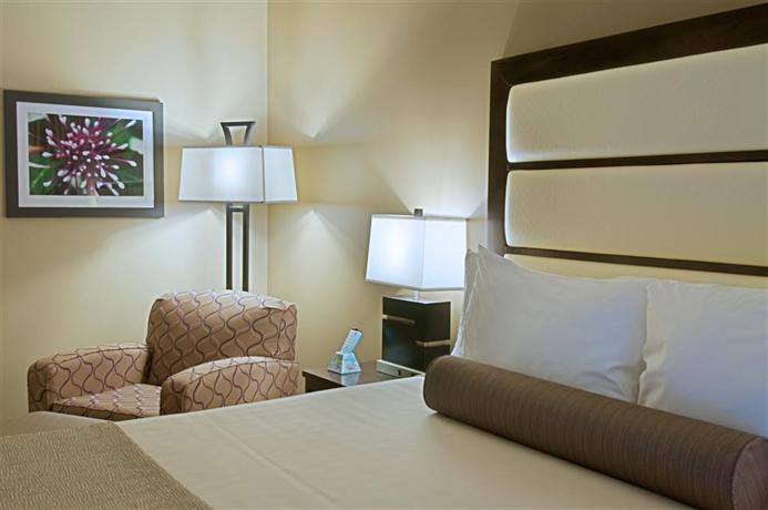 Best Western Plus Miami Airport North Hotel & Suites