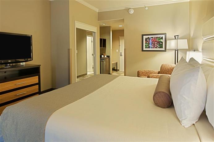 Best Western Plus Miami Airport North Hotel & Suites