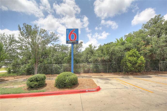 Motel 6 San Antonio - Fiesta