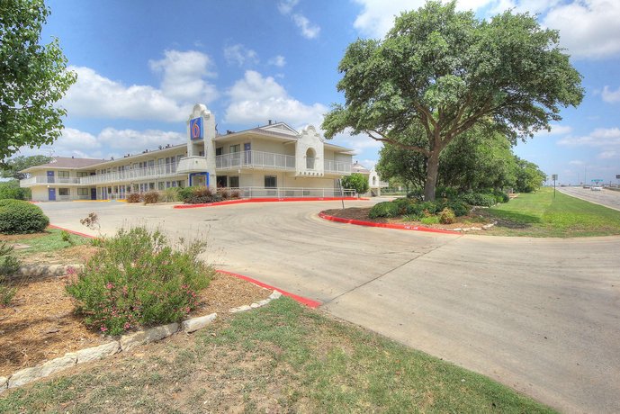 Motel 6 San Antonio - Fiesta