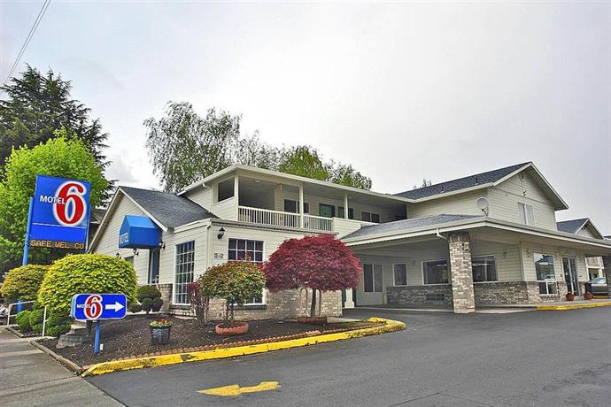 Motel 6 Portland Mall - 205