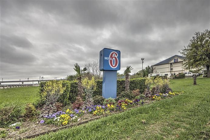 Motel 6 Dallas Northwest