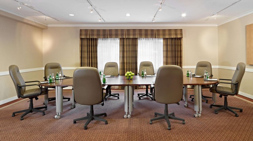 Coast Canmore Hotel & Conference Centre
