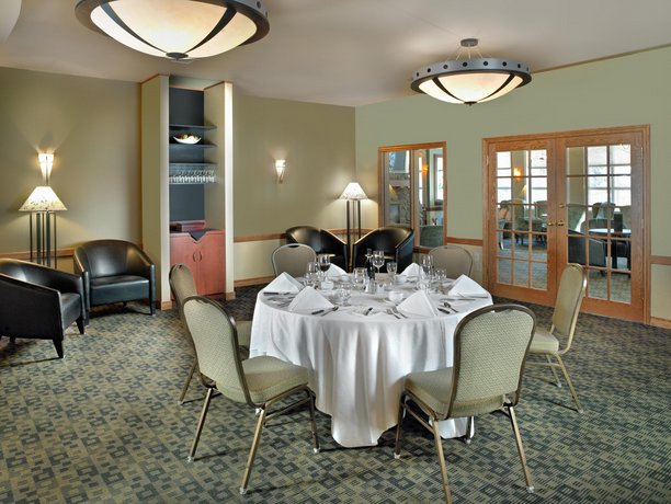 Coast Canmore Hotel & Conference Centre