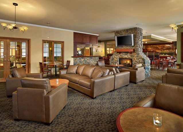 Coast Canmore Hotel & Conference Centre