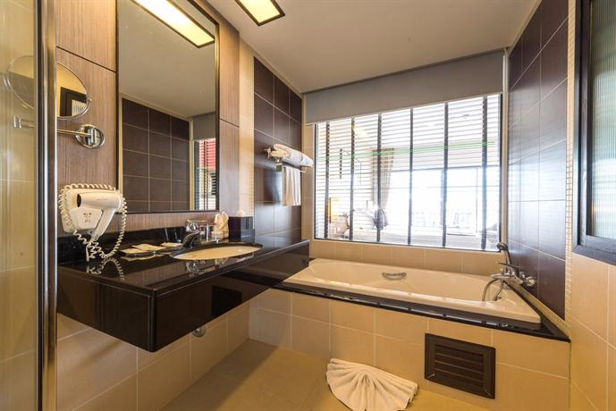 Deevana Plaza Phuket Sha Plus+