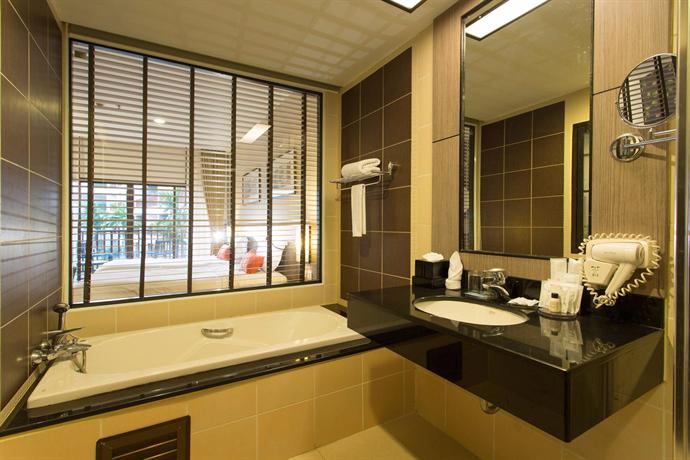 Deevana Plaza Phuket Sha Plus+