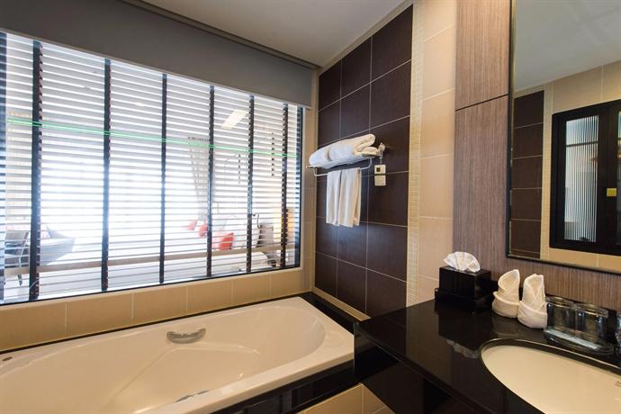 Deevana Plaza Phuket Sha Plus+