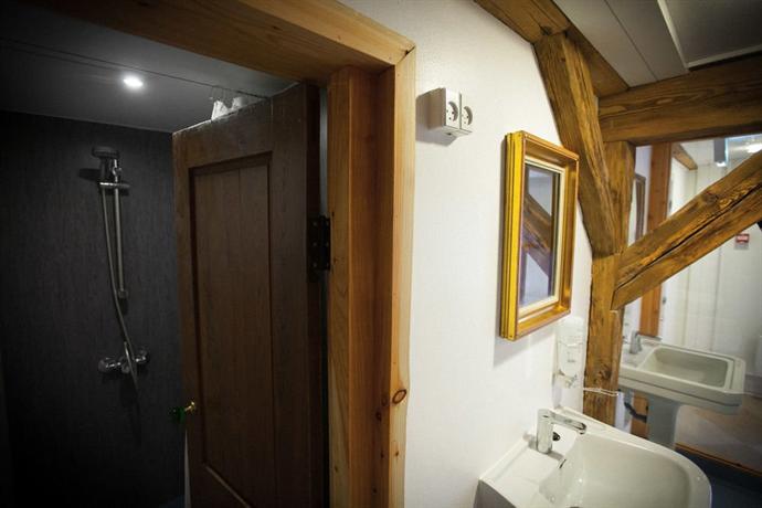 Bedwood Hostel