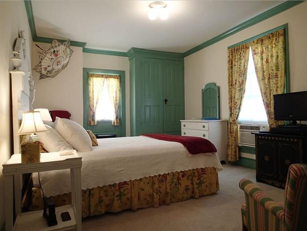 Holladay House Bed And Breakfast Orange Compare Deals
