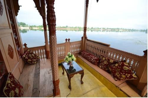 Houseboat Lily of Nageen