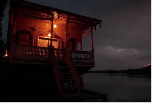 Houseboat Lily of Nageen