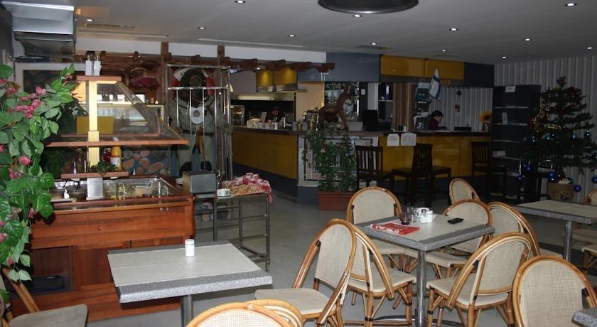 Arkadia Hotel & Hostel