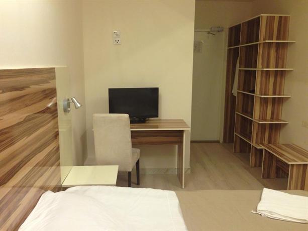 Arkadia Hotel & Hostel