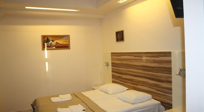 Arkadia Hotel & Hostel