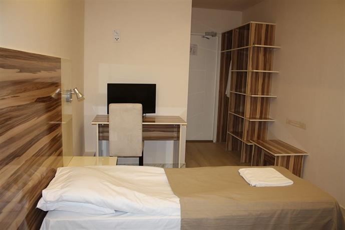 Arkadia Hotel & Hostel