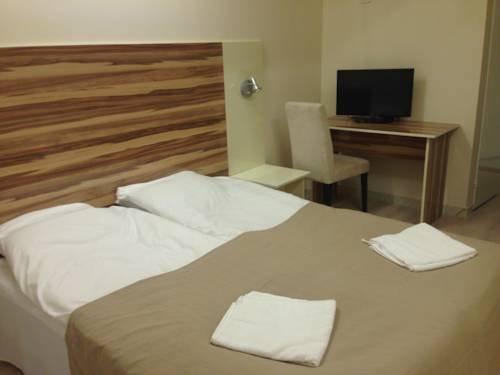 Arkadia Hotel & Hostel