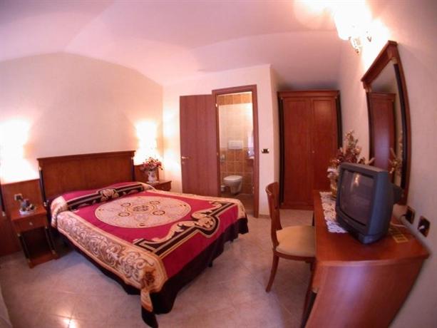3 Coins Trevi Fountain Bed & Breakfast Rome