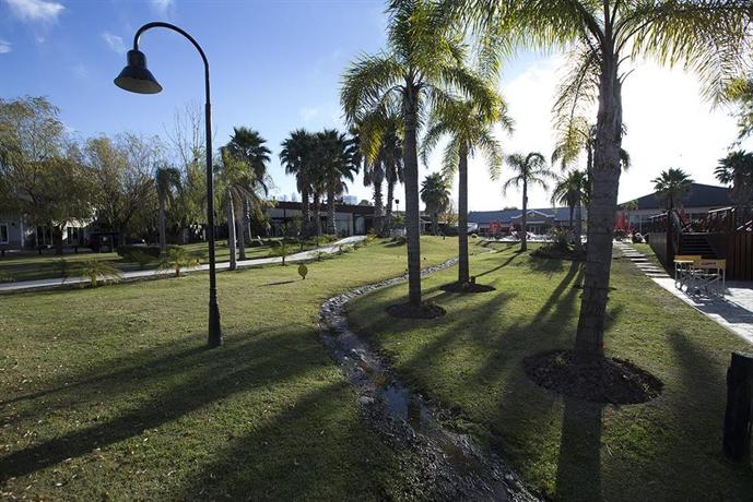 Howard Johnson Marinas & Resort