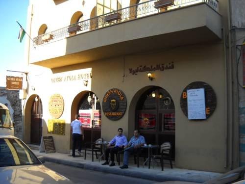 Queen Ayola Hotel