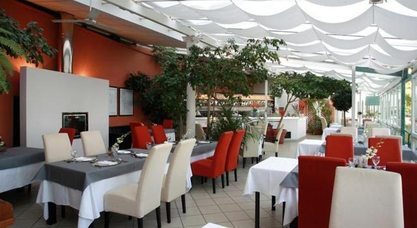 Nebozizek Hotel a Restaurant