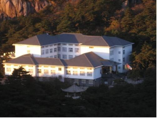 Huangshan Baiyun Hotel