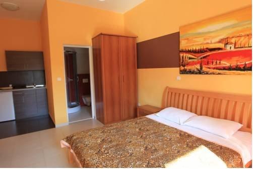 Zodiac Apartments Budva
