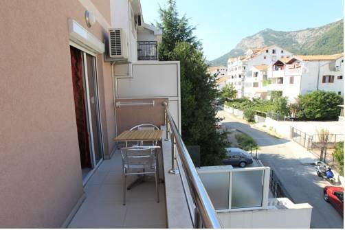 Zodiac Apartments Budva