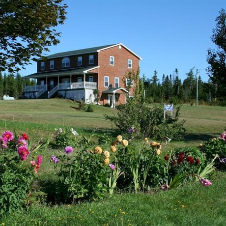 New Horton Lake Inn Waterside Farms Cottage Winery Canada thumbnail