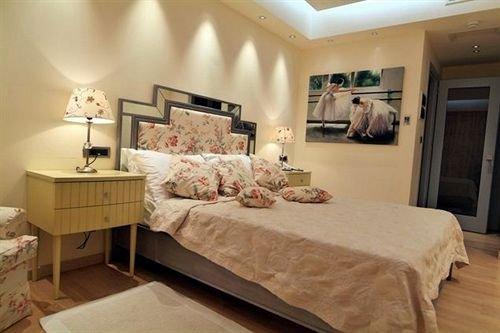 Comfy Boutique Hotel