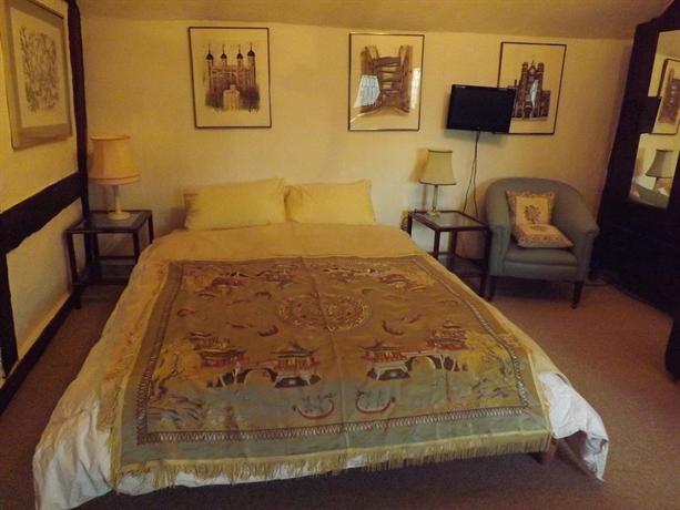 The Old Court House B B Ross On Wye Compare Deals