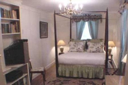 Admiral Farragut Inn