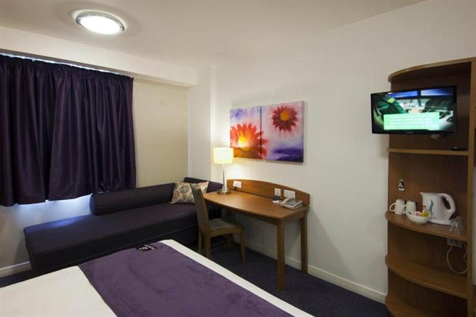 Premier Inn Stockport Central