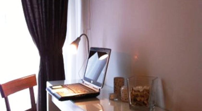 Almi Rooms