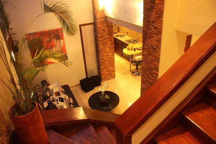 6 Suites Hotel