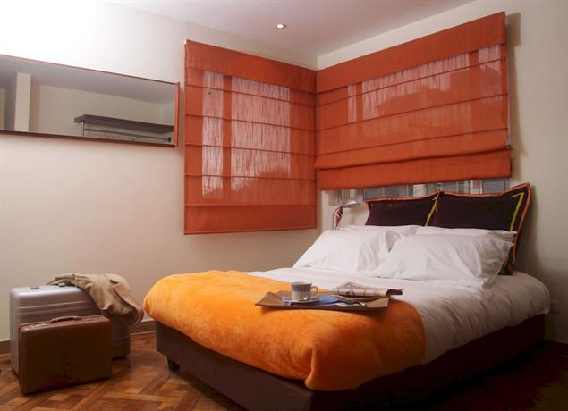 6 Suites Hotel