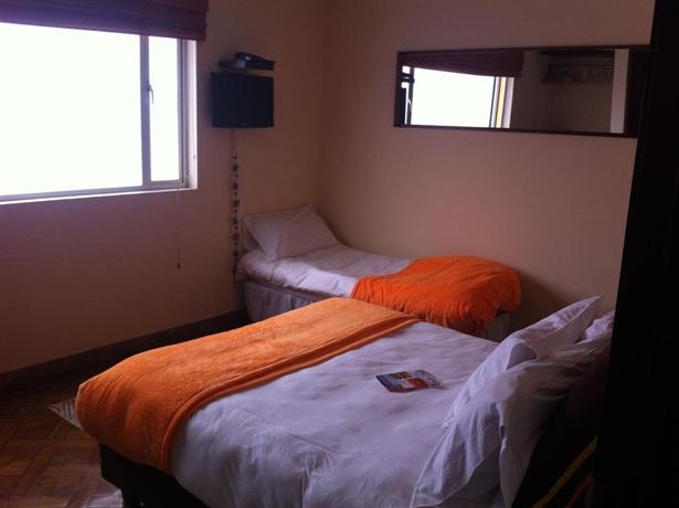 6 Suites Hotel
