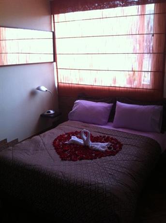 6 Suites Hotel